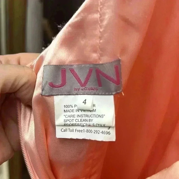 JOVANI JVN 55641 size 4 color blush with high slit - Picture 6 of 7